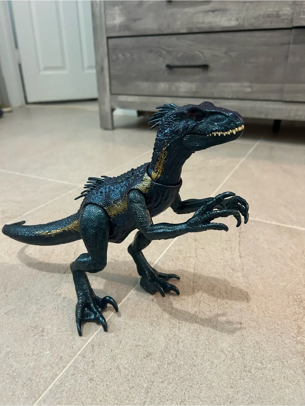 Indoraptor Jurassic World Action Figure